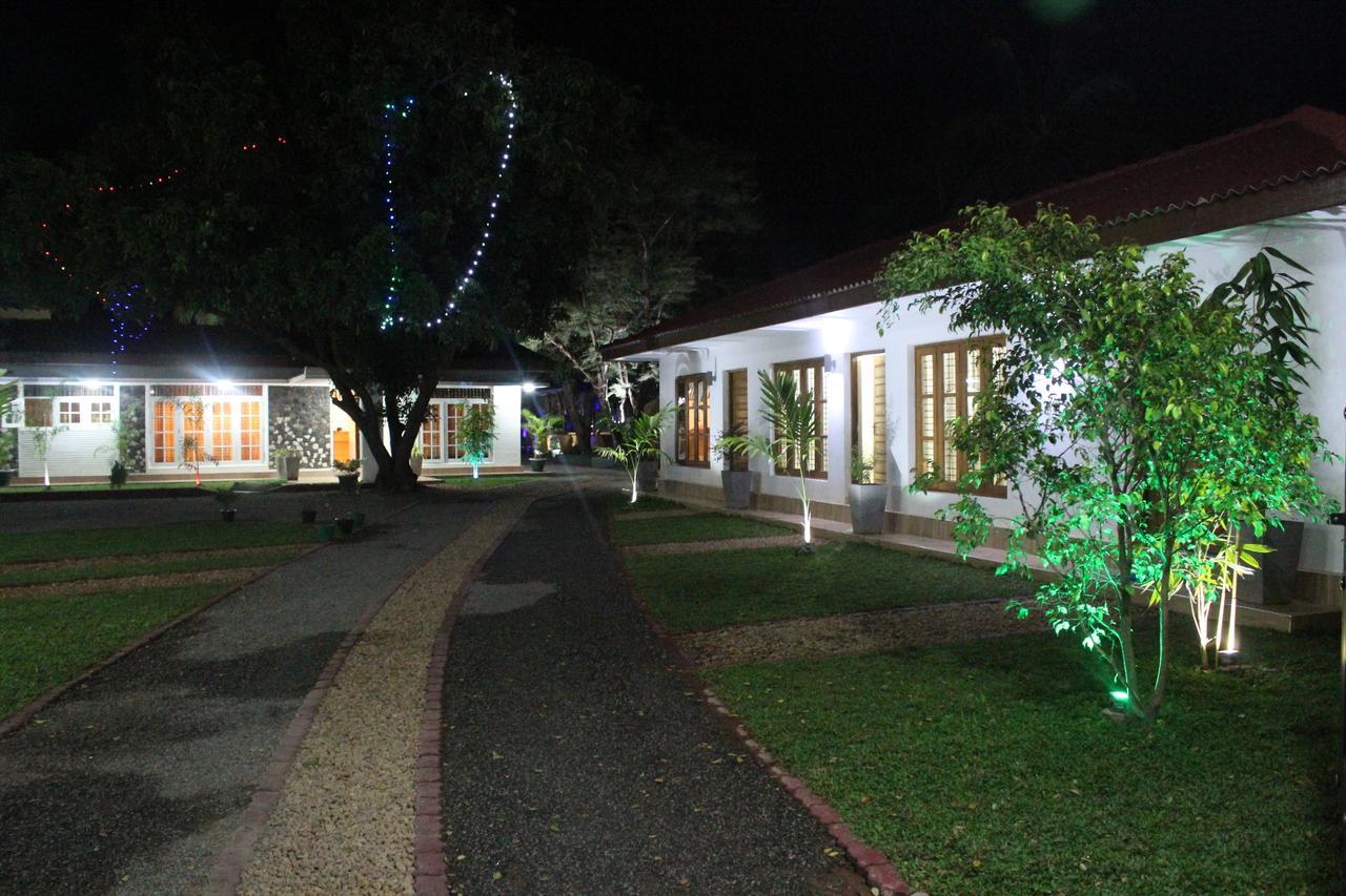 Nirmala Hotel And Restaurant Polonnaruwa Exteriér fotografie